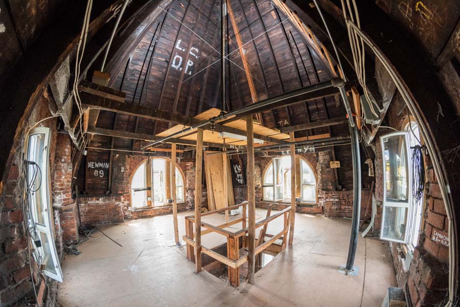 The third (and top) floor of the Tower has windows on all four sides.