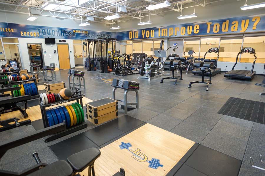 The Zelnak weight room for basketball, volleyball, and tennis.
