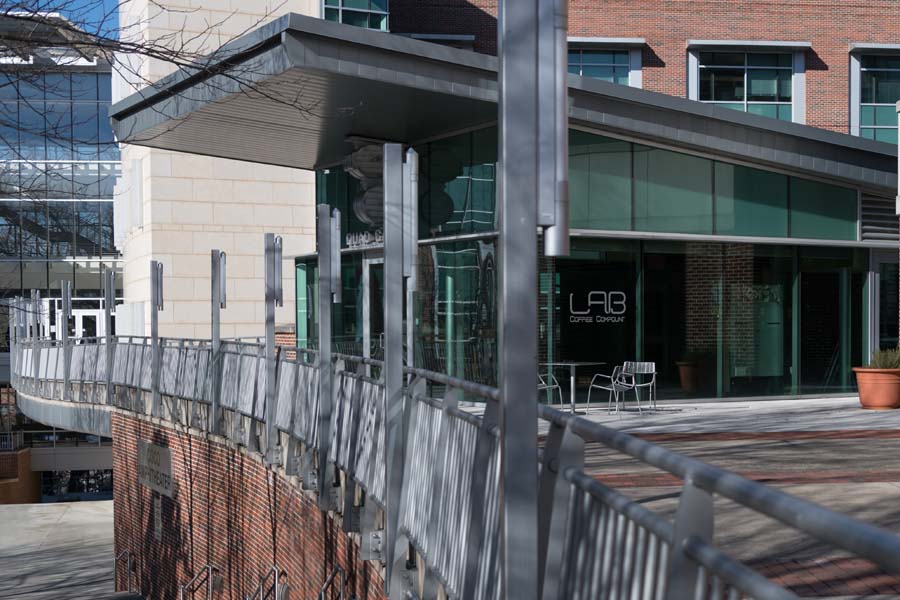 Walkway and café between the Ford ES&T Building and the Molecular Science and Engineering Building.