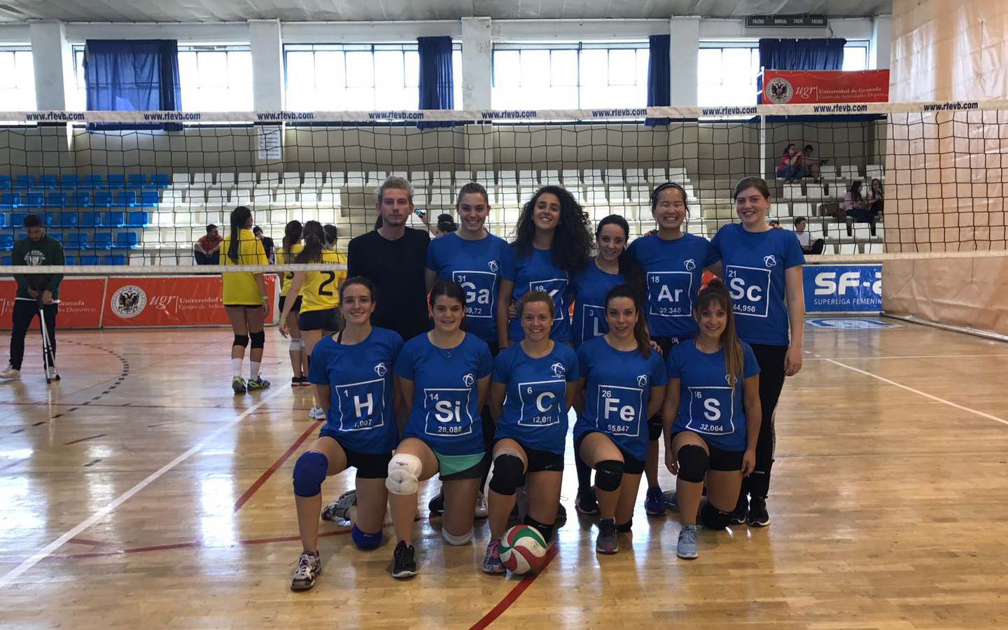 julia fraser and club volleyball team