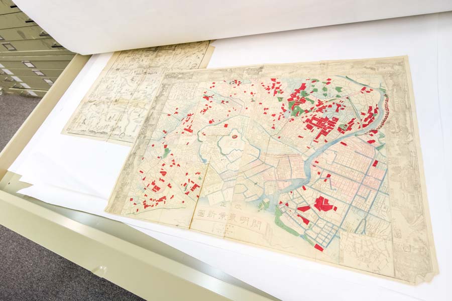 This is a tourist map of a Japanese city, from the 1930s.