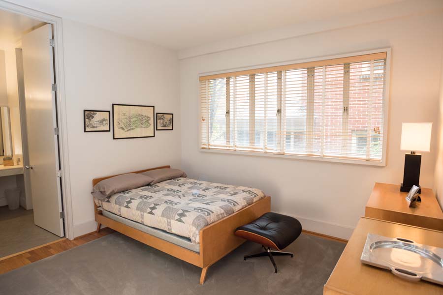 Heffernan House library detail.