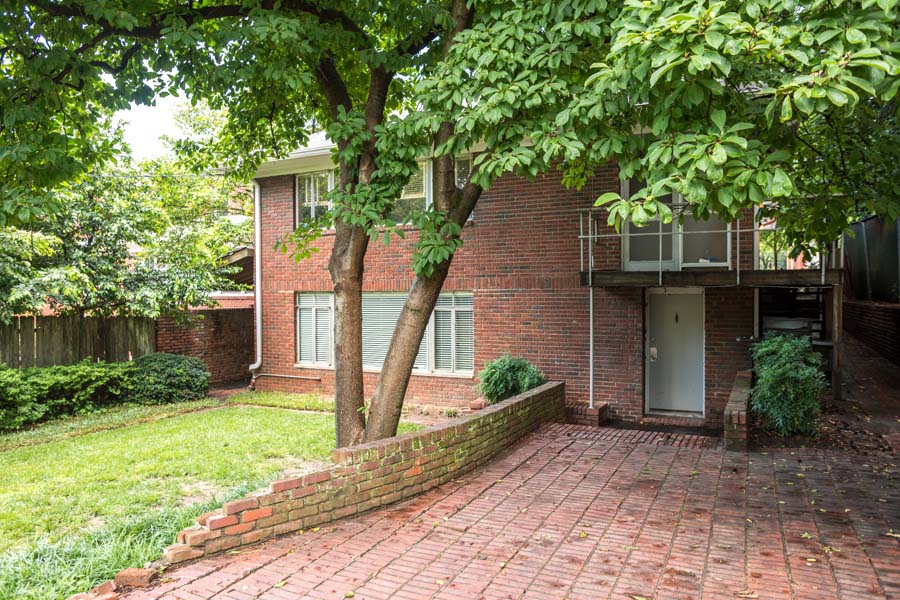 Heffernan House bathroom.