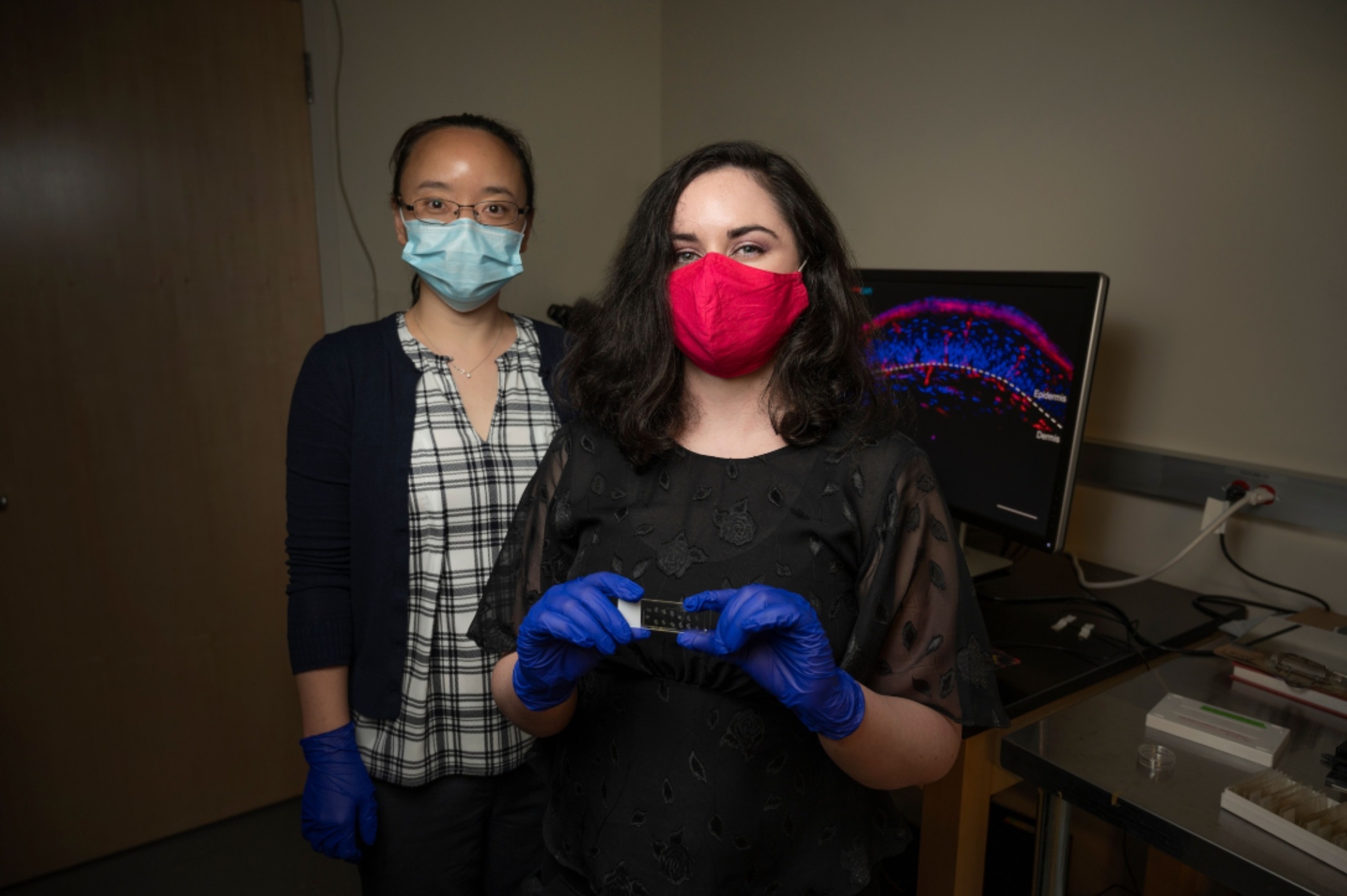 Georgia Tech researchers Liang Han (left) and Haley Steele (right) have uncovered differences in itch on hairy versus non-hairy skin that could lead to more effective treatments for patients with persistent skin itching. (Photo credit: Christopher Moore, Georgia Tech) Georgia Tech researchers Liang Han (left) and Haley Steele (right) have uncovered differences in itch on hairy versus non-hairy skin that could lead to more effective treatments for patients with persistent skin itching. (Photo credit: Christopher Moore, Georgia Tech)